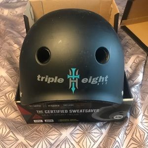 Tony Hawk Triple8 sweatsaver multi sport helmet. Size sm/m
